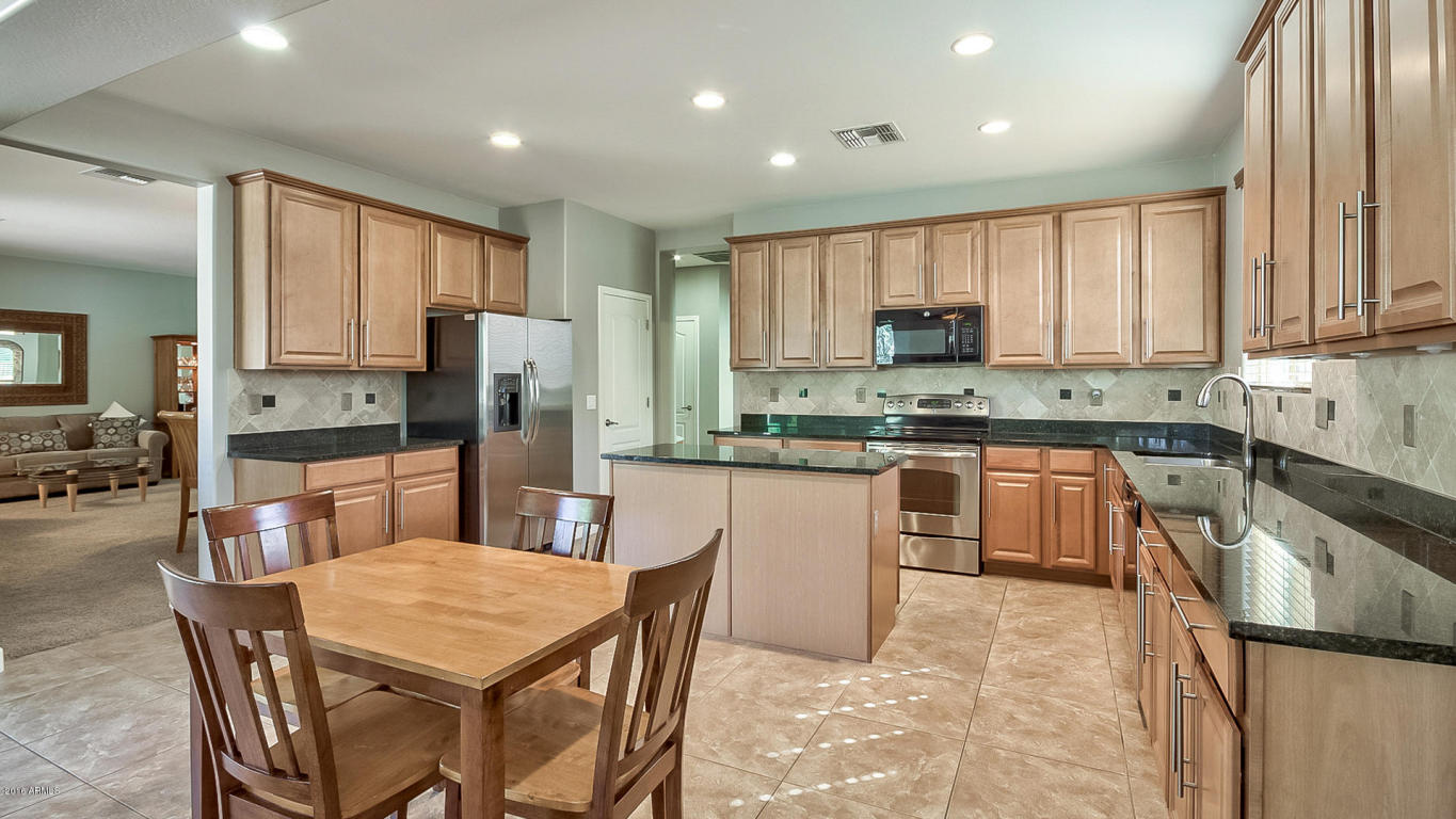 1064 E Periwinkle Way, Gilbert, AZ 85297 photo 14