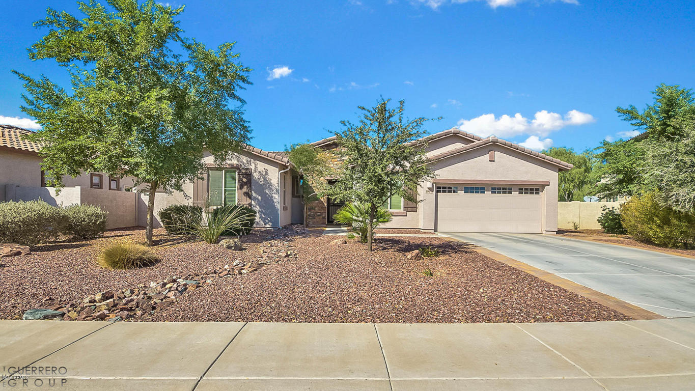 1064 E Periwinkle Way, Gilbert, AZ 85297 photo 3