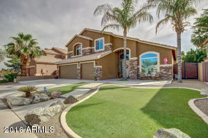 669 E Betsy Ln, Gilbert, AZ 85296 photo 3