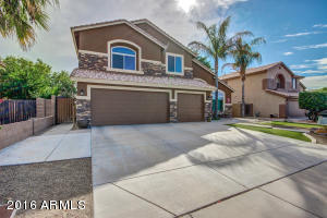 669 E Betsy Ln, Gilbert, AZ 85296 photo 1
