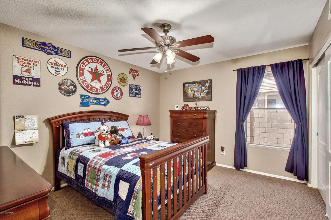 2052 E Smoke Tree Rd, Gilbert, AZ 85296 photo 5