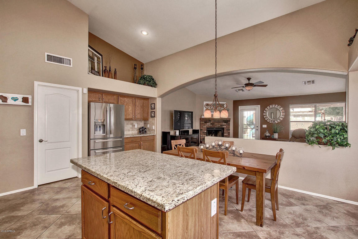 2052 E Smoke Tree Rd, Gilbert, AZ 85296 photo 21