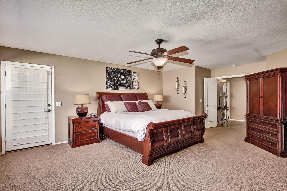 2052 E Smoke Tree Rd, Gilbert, AZ 85296 photo 10