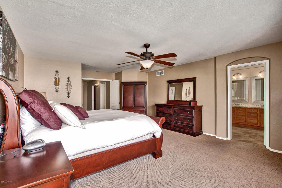2052 E Smoke Tree Rd, Gilbert, AZ 85296 photo 11