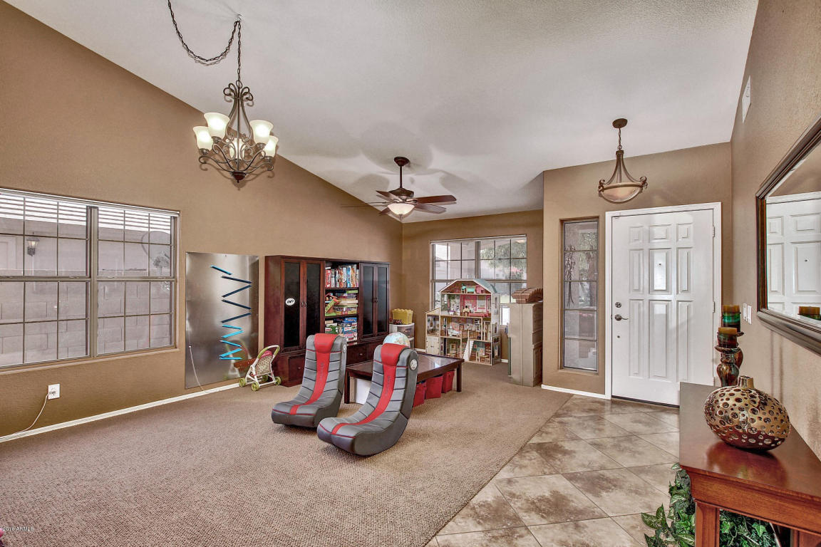 2052 E Smoke Tree Rd, Gilbert, AZ 85296 photo 17