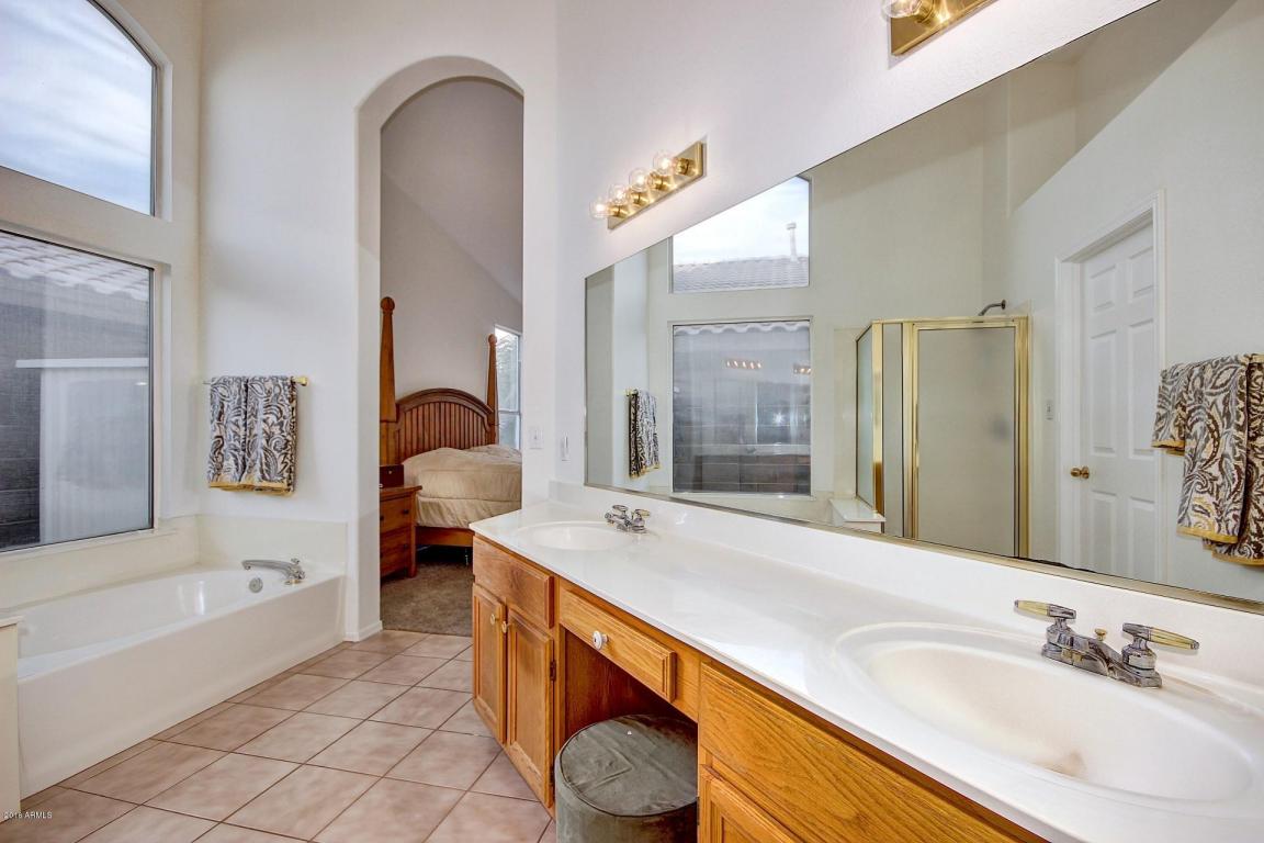 365 E Catclaw Ct, Gilbert, AZ 85296 photo 16