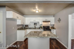 714 W Cinnabar Ave, Phoenix, AZ 85021 photo 2