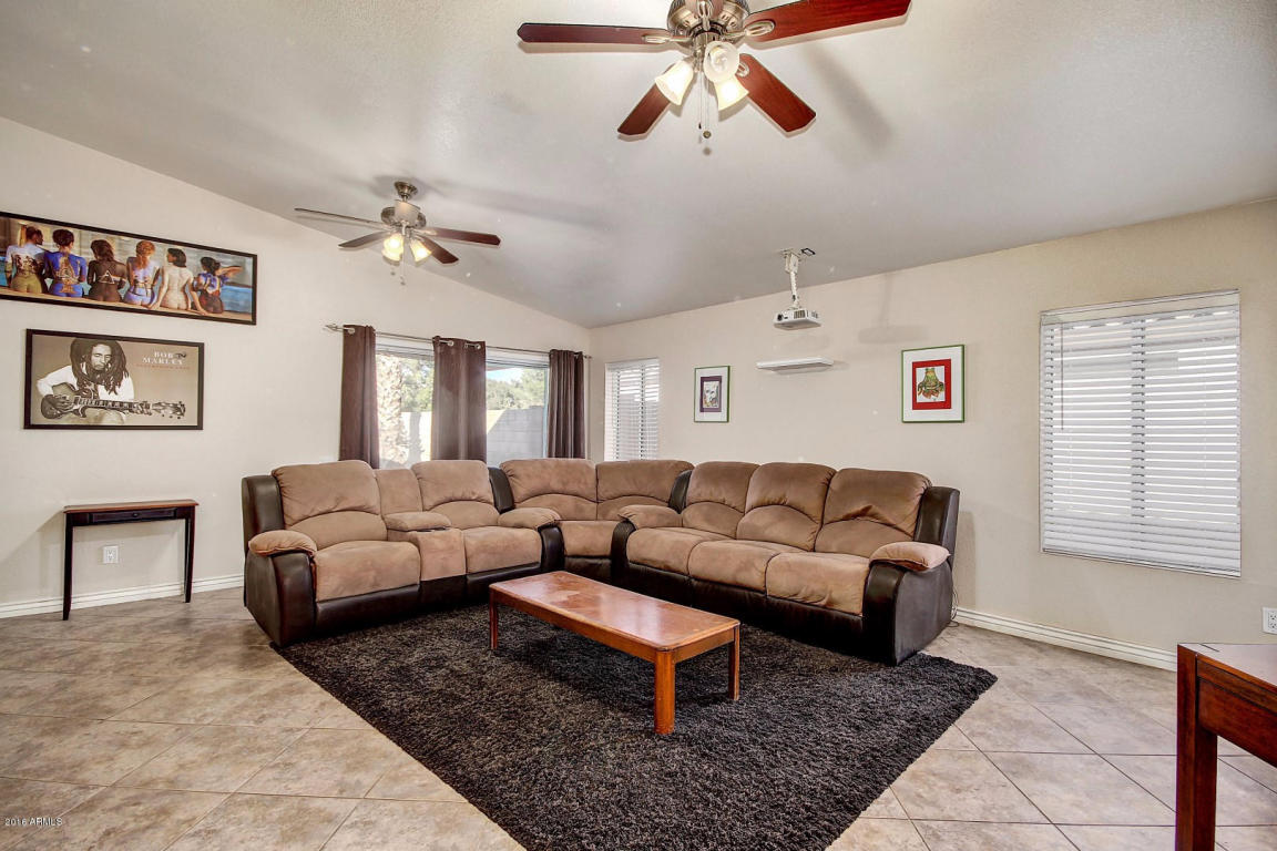 3350 E Lavey Ln, Phoenix, AZ 85032 photo 4