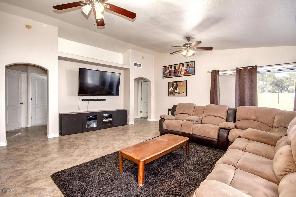 3350 E Lavey Ln, Phoenix, AZ 85032 photo 5