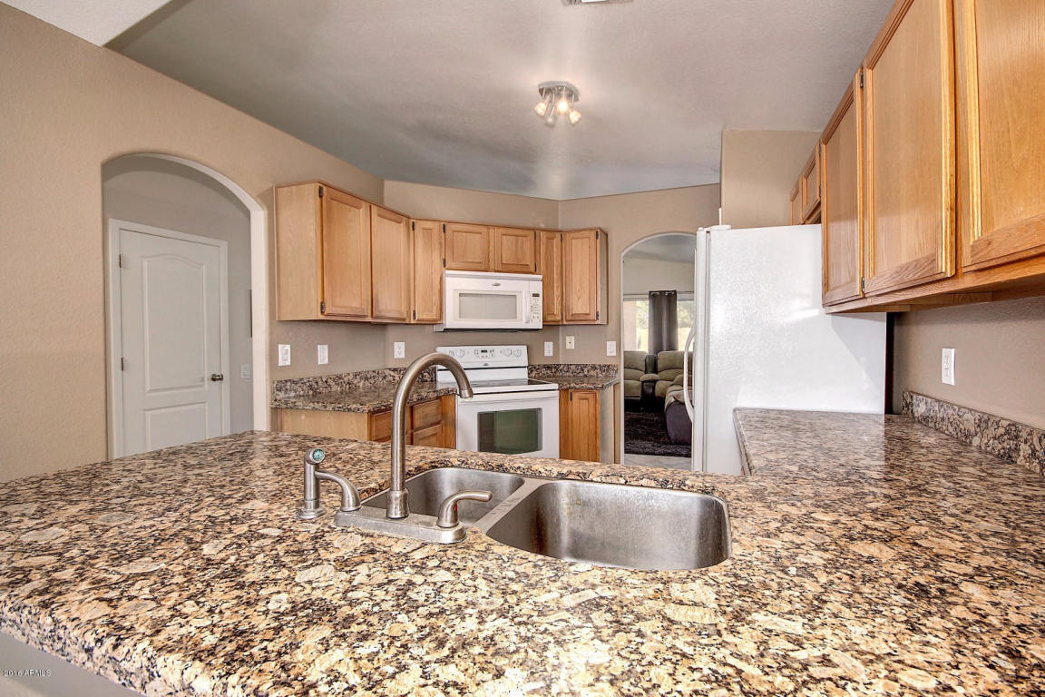 3350 E Lavey Ln, Phoenix, AZ 85032 photo 9