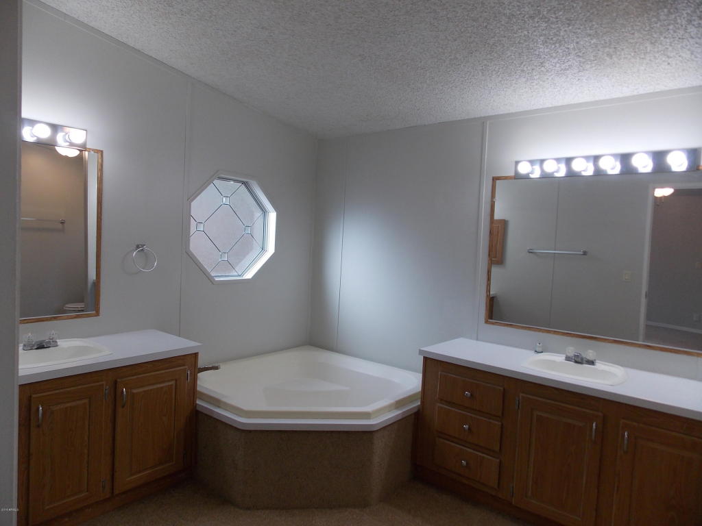 2866 Rainbow Trl, Overgaard, AZ 85933 photo 8