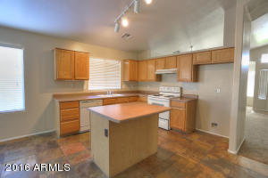 536 E Cantebria Dr, Gilbert, AZ 85296 photo 7