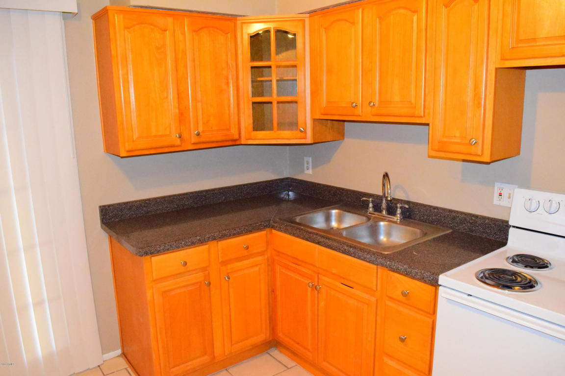 7537 W Mitchell Dr, Phoenix, AZ 85033 photo 8