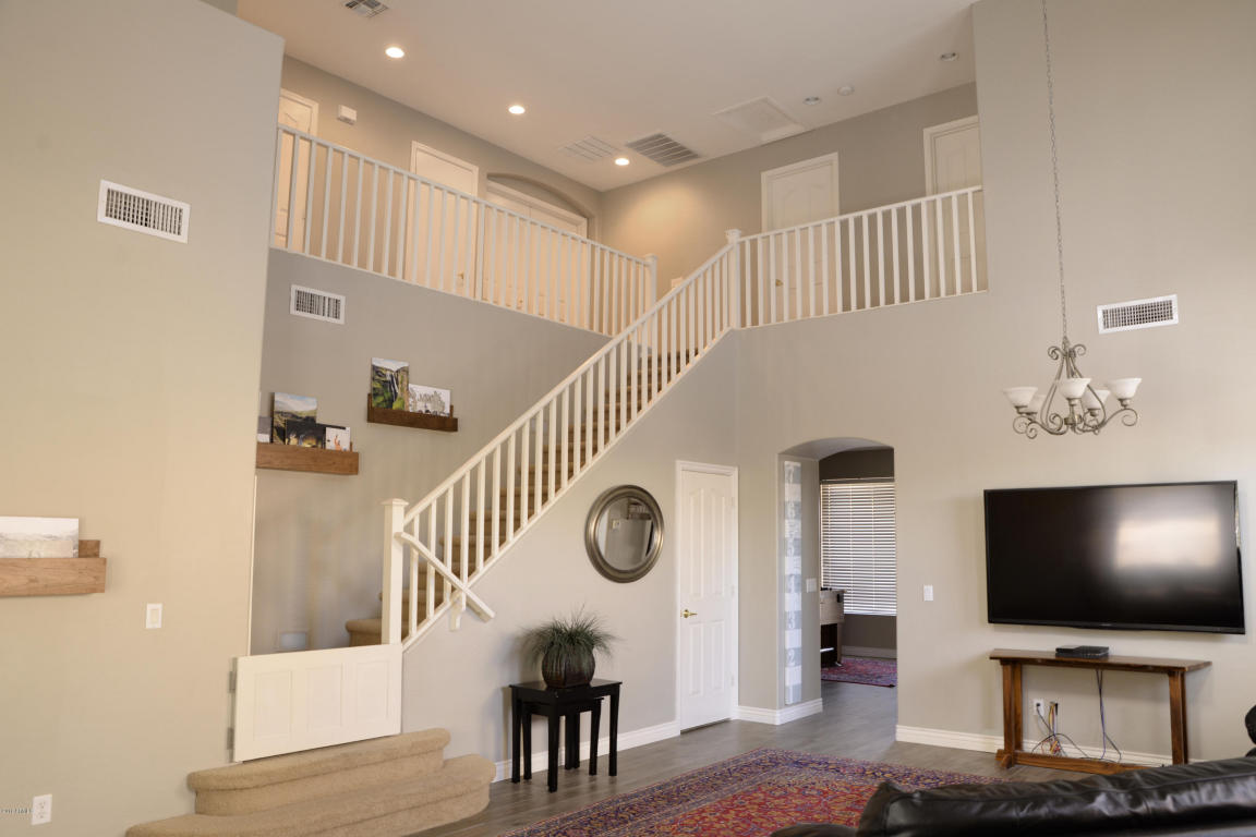 3694 E Meadowview Dr, Gilbert, AZ 85298 photo 2