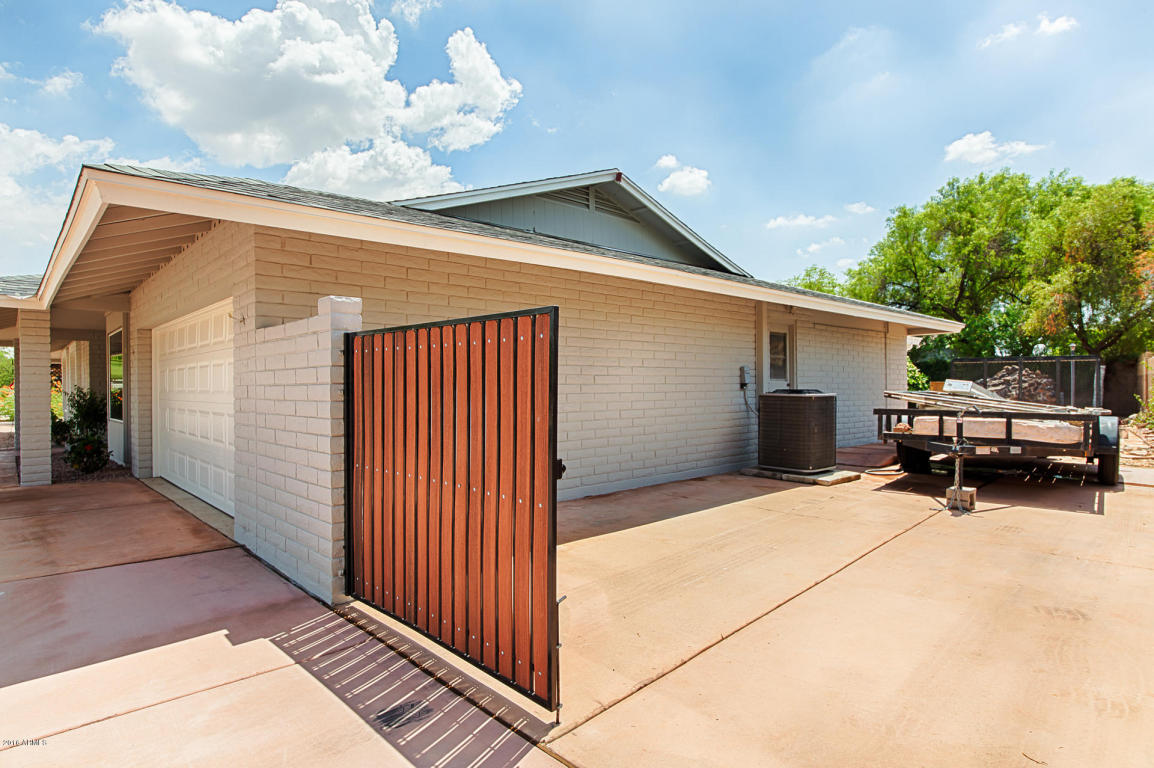 327 E Paradise Ln, Phoenix, AZ 85022 photo 3