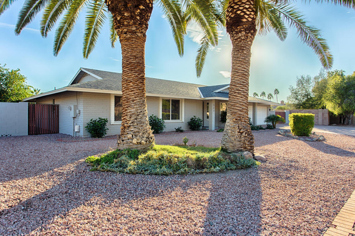 327 E Paradise Ln, Phoenix, AZ 85022 photo 2