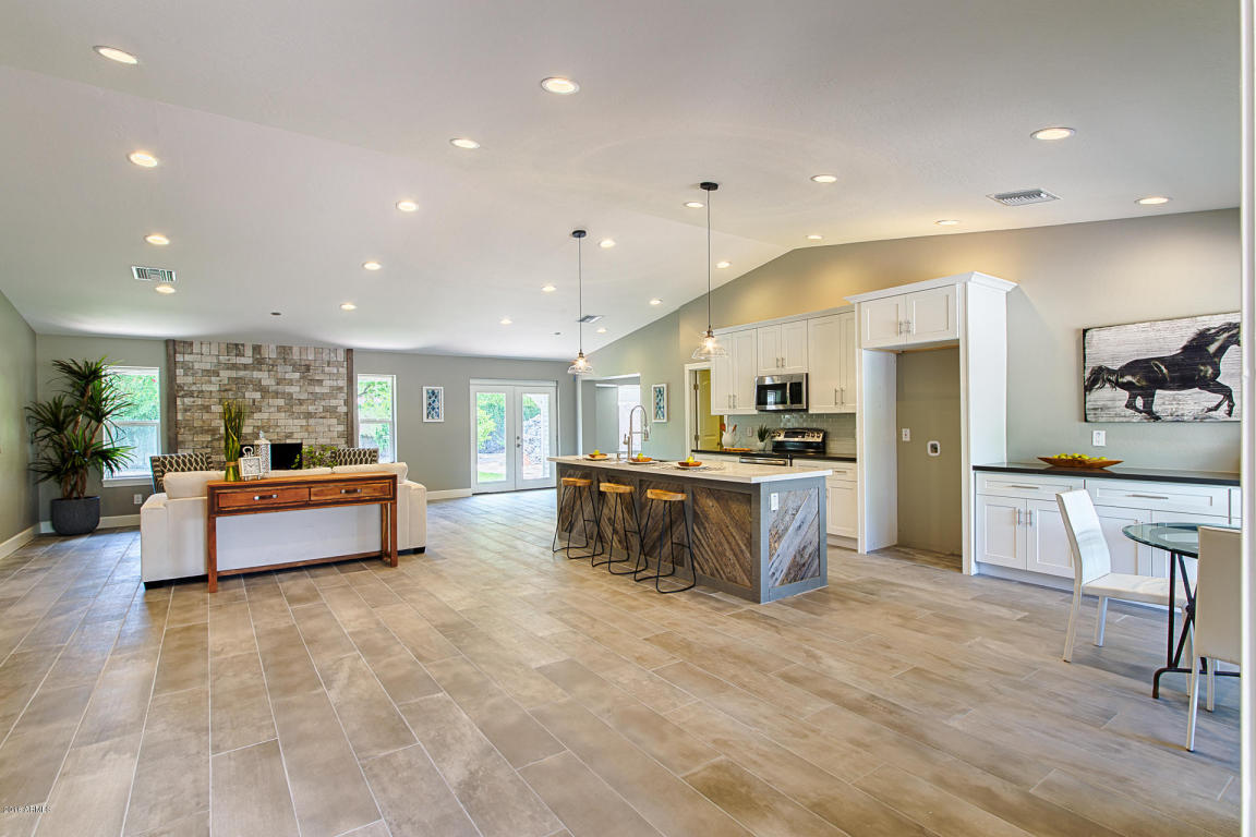 327 E Paradise Ln, Phoenix, AZ 85022 photo 5