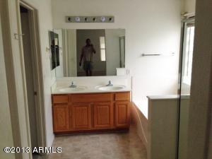 3335 E Woodside Way, Gilbert, AZ 85297 photo 9