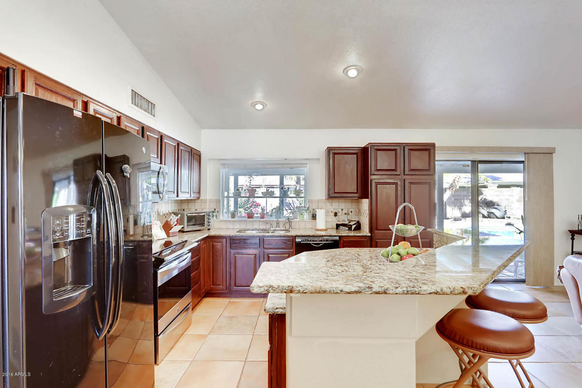 424 E Le Marche Ave, Phoenix, AZ 85022 photo 4