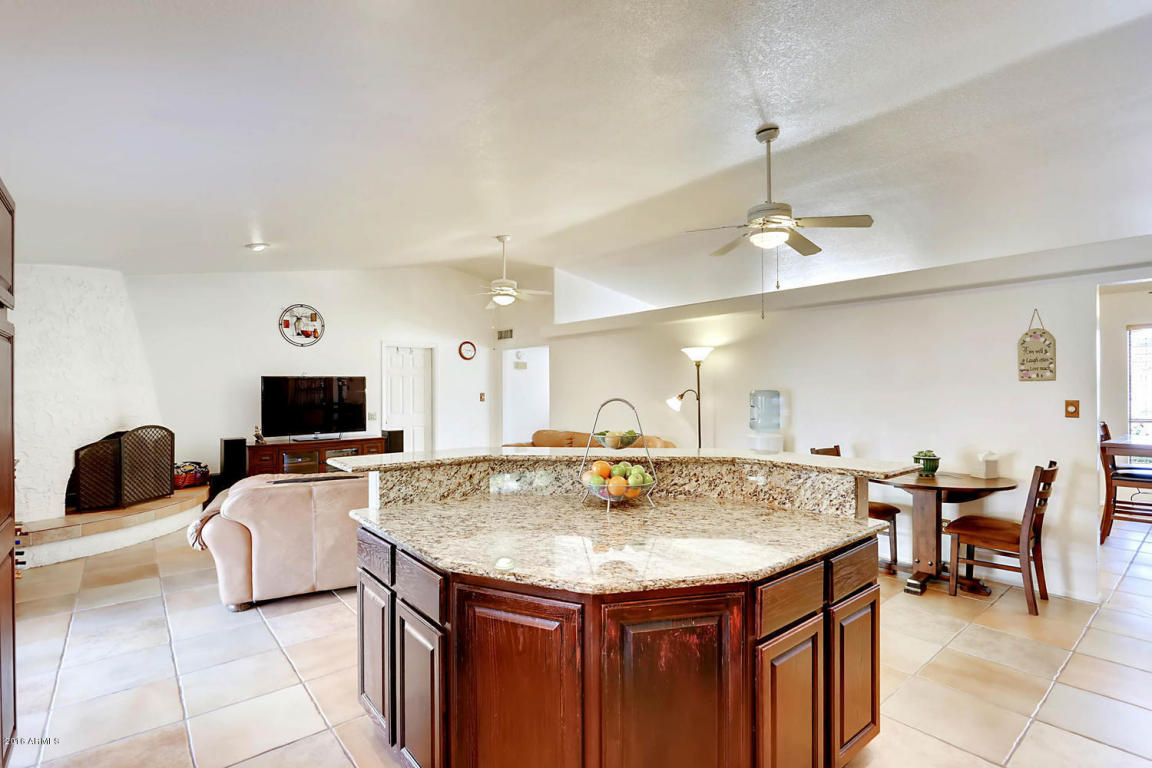 424 E Le Marche Ave, Phoenix, AZ 85022 photo 3