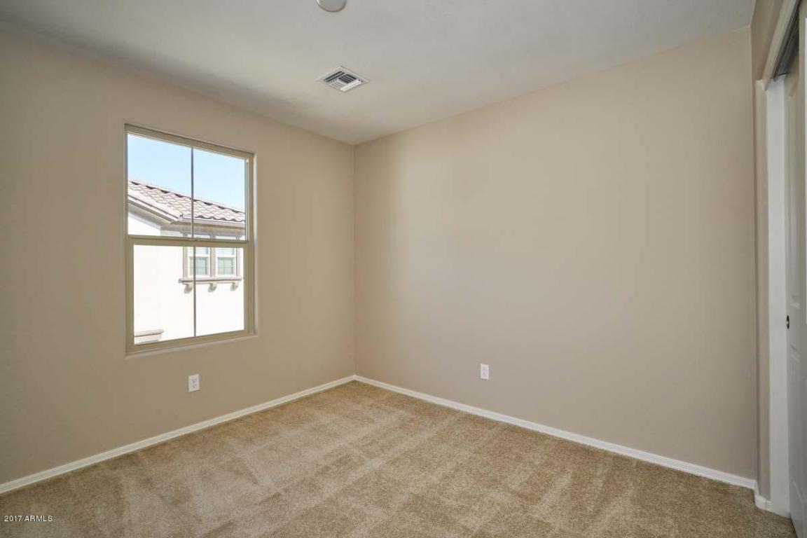 874 S Pheasant Dr, Gilbert, AZ 85296 photo 1