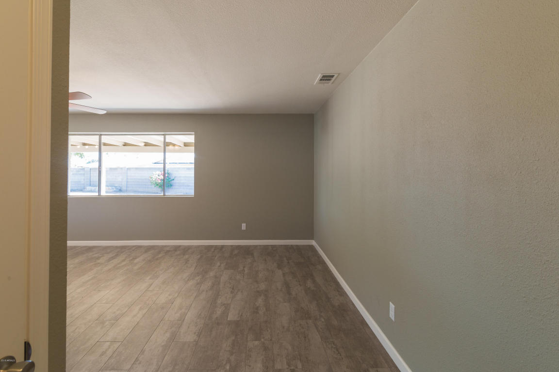 1535 E Crescent Cir, Mesa, AZ 85204 photo 3