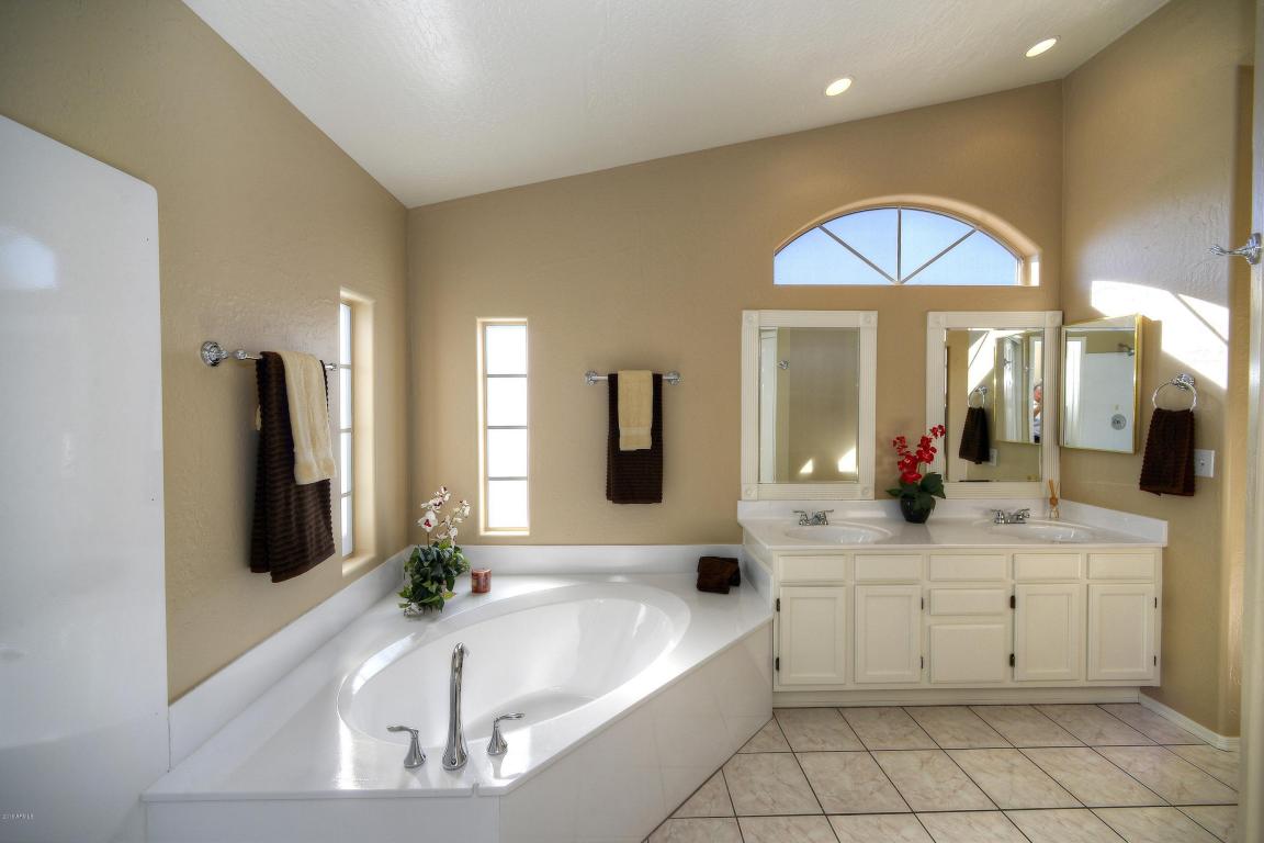 2605 E Carmel Cir, Mesa, AZ 85204 photo 9