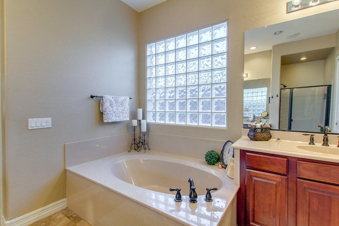 3138 E Santa Fe Ln, Gilbert, AZ 85297 photo 17
