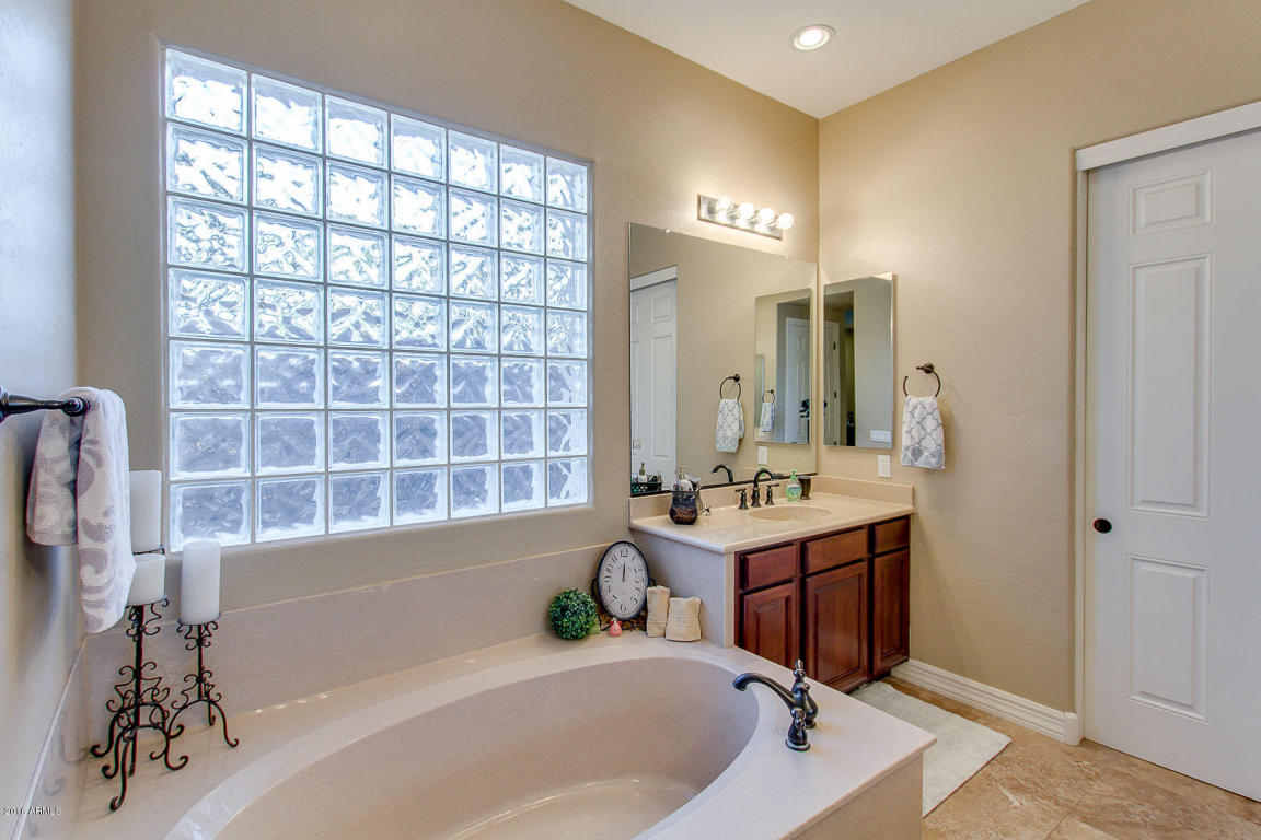 3138 E Santa Fe Ln, Gilbert, AZ 85297 photo 19