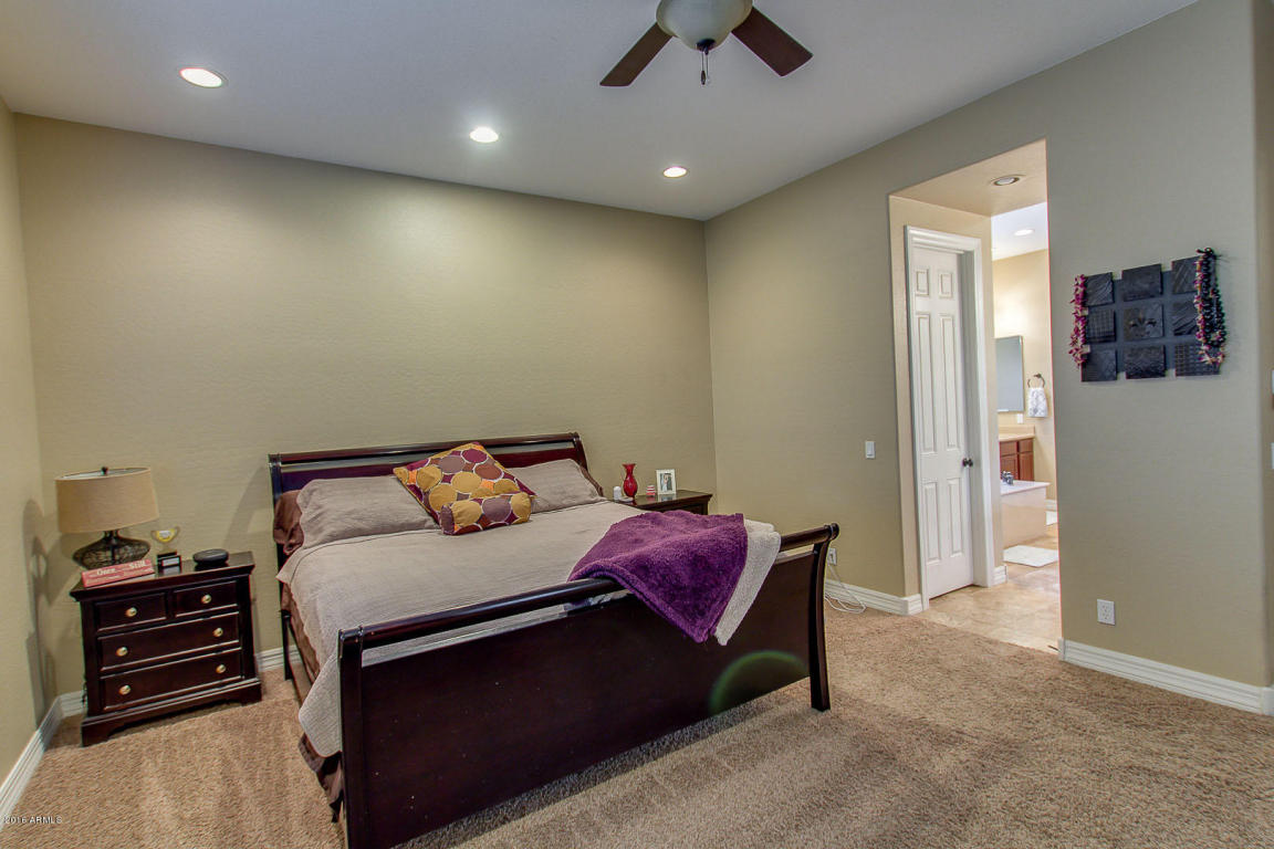 3138 E Santa Fe Ln, Gilbert, AZ 85297 photo 15