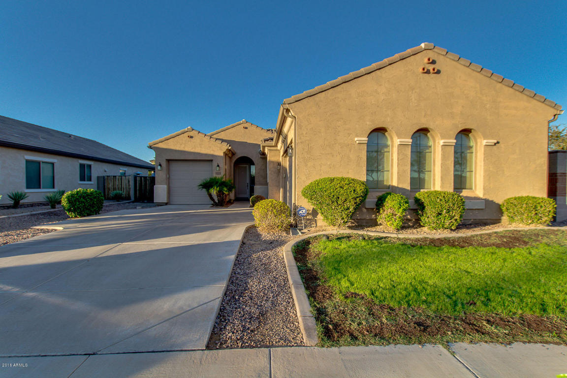 3138 E Santa Fe Ln, Gilbert, AZ 85297 photo 1