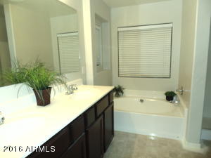 3862 E Santa Fe Ln, Gilbert, AZ 85297 photo 9