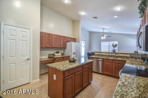 1176 E Mary Ln, Gilbert, AZ 85295 photo 4