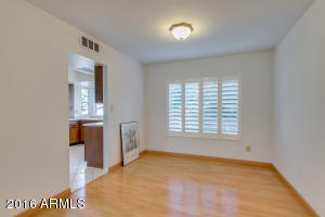 2302 W Winchcomb Dr, Phoenix, AZ 85023 photo 8
