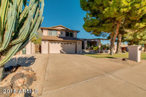 2302 W Winchcomb Dr, Phoenix, AZ 85023 photo 1