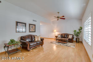 2302 W Winchcomb Dr, Phoenix, AZ 85023 photo 6