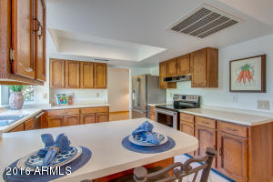 2302 W Winchcomb Dr, Phoenix, AZ 85023 photo 11