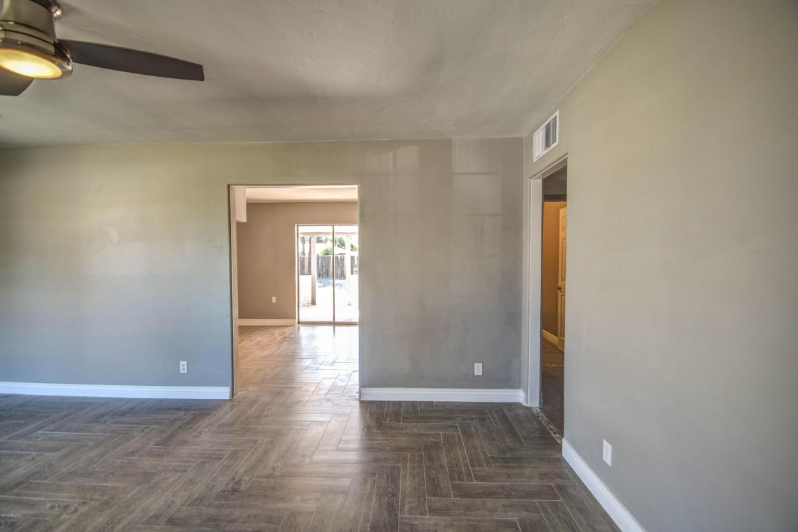 1923 W Mitchell Dr, Phoenix, AZ 85015 photo 5
