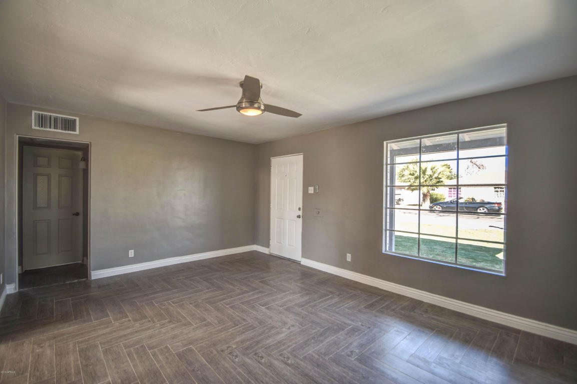 1923 W Mitchell Dr, Phoenix, AZ 85015 photo 8