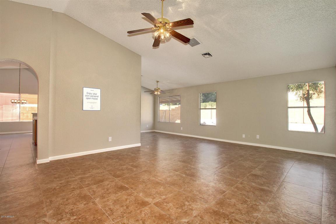 4020 E Taro Ln, Phoenix, AZ 85050 photo 11