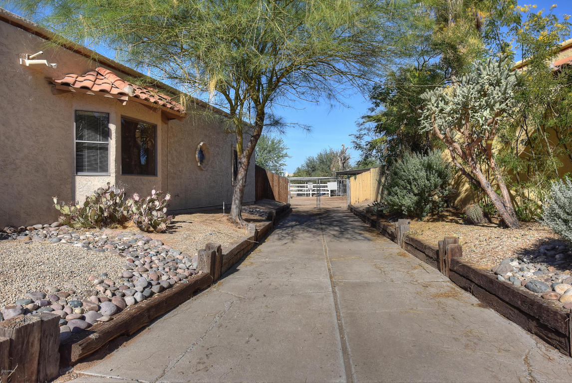 846 E Roberts Rd, Phoenix, AZ 85022 photo 41
