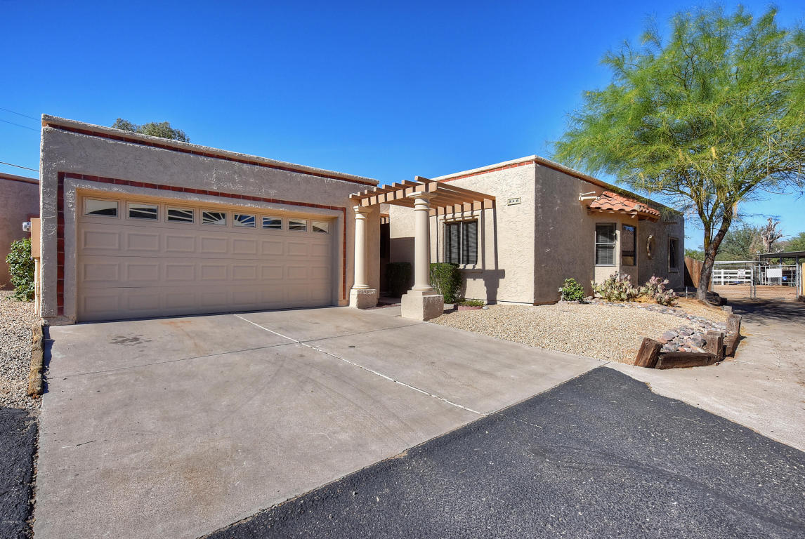 846 E Roberts Rd, Phoenix, AZ 85022 photo 3