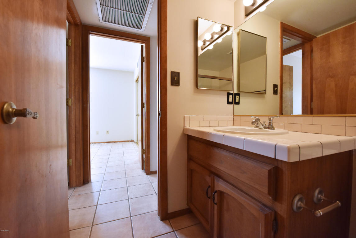 846 E Roberts Rd, Phoenix, AZ 85022 photo 34