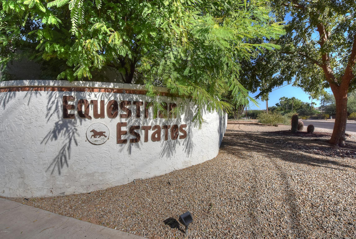 846 E Roberts Rd, Phoenix, AZ 85022 photo 1