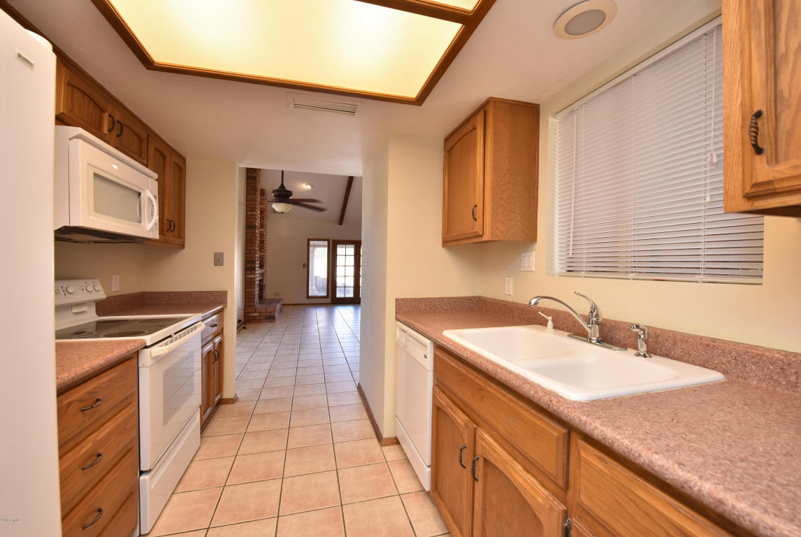 846 E Roberts Rd, Phoenix, AZ 85022 photo 18