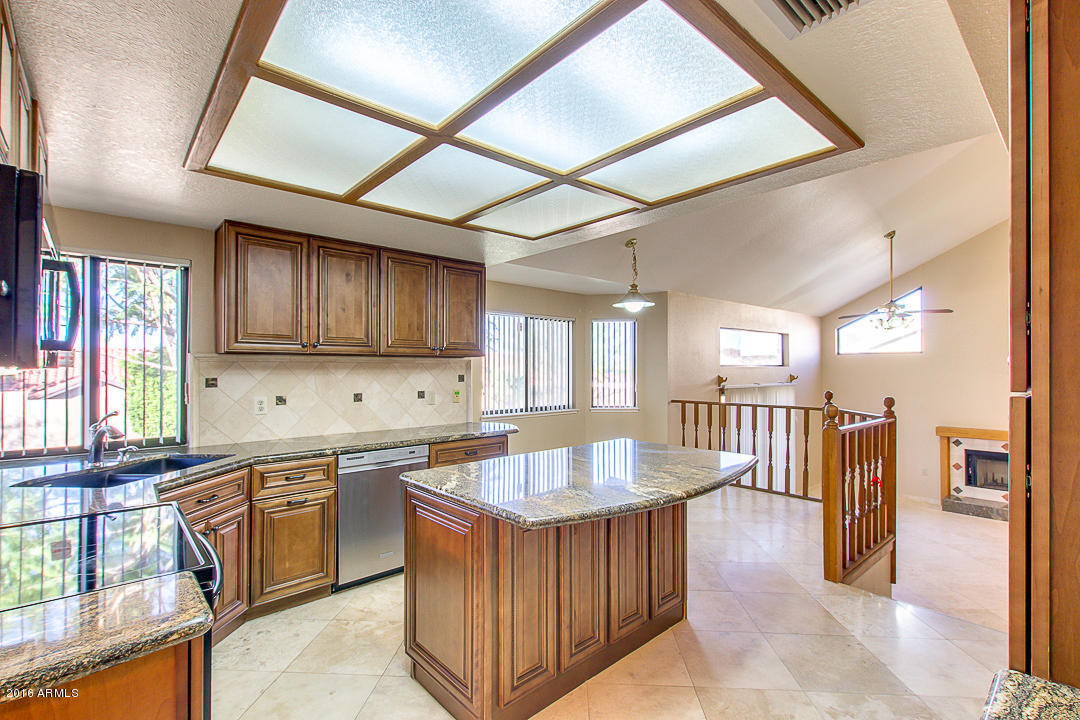 1826 E Sharon Dr, Phoenix, AZ 85022 photo 2