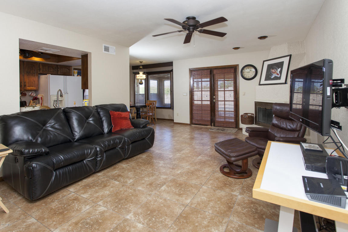 2642 E Marilyn Rd, Phoenix, AZ 85032 photo 2