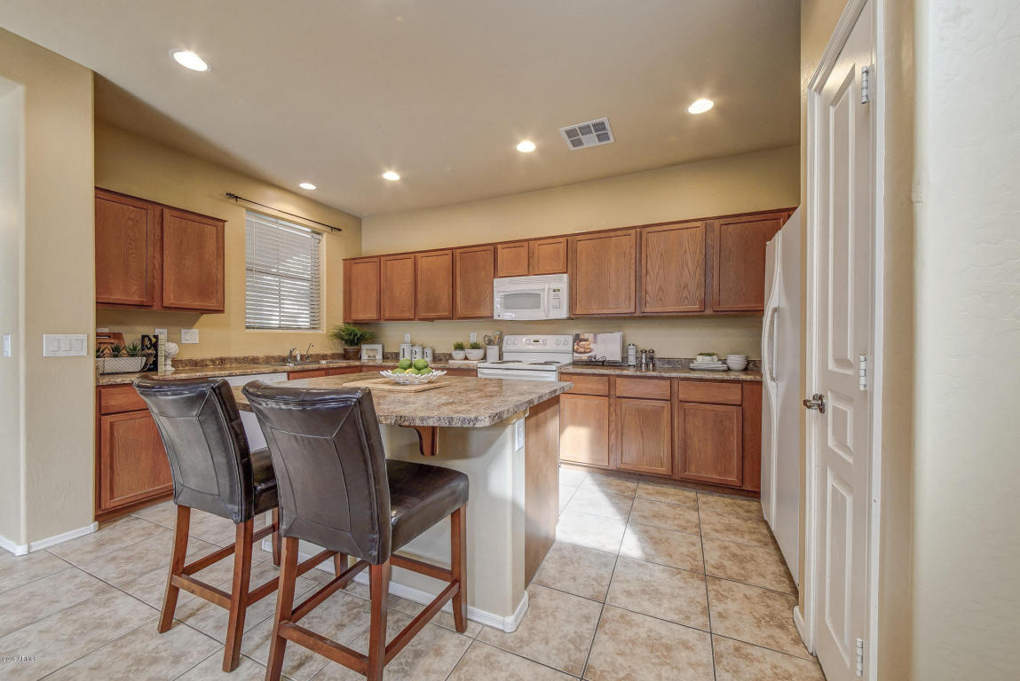 3859 E Santa Fe Ln, Gilbert, AZ 85297 photo 5