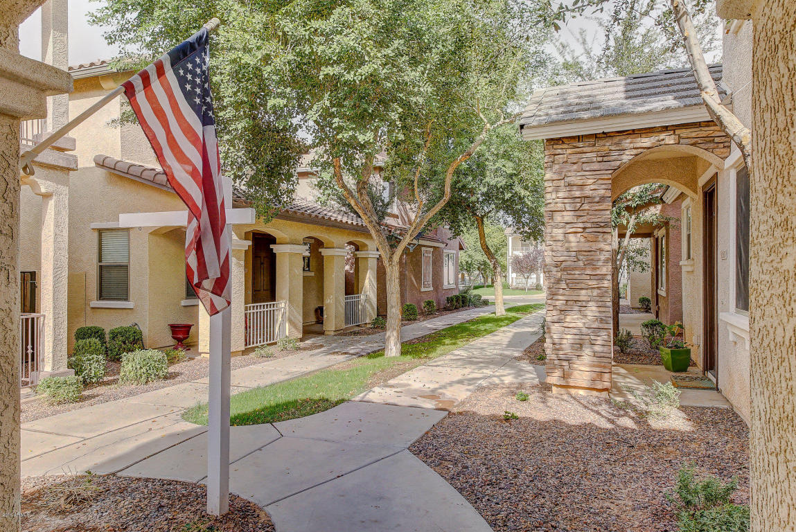 3859 E Santa Fe Ln, Gilbert, AZ 85297 photo 2
