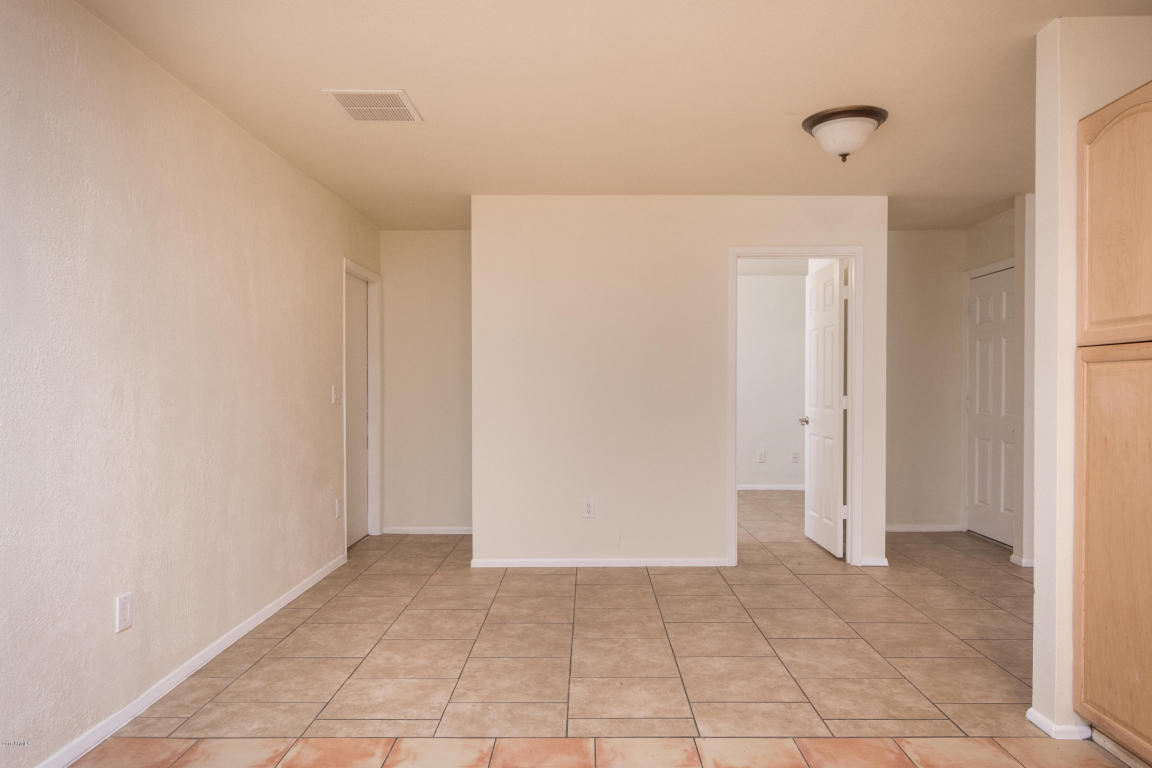 3945 W Cavalier Dr, Phoenix, AZ 85019 photo 5
